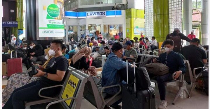 Penumpang KA Jarak Jauh Menurun Sebelum Malam Tahun Baru 2023