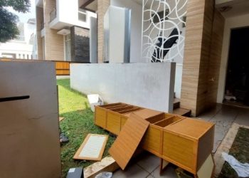 Rumah Nafa Urbach di Satroni Masa dan di Jarah