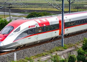 Mahfud MD Ungkap Ada Dugaan Markup Proyek Kereta Cepat Whoosh