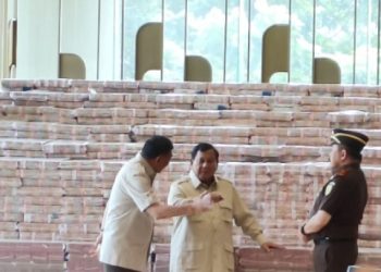 Kejagung Pamerkan Uang Hasil Sitaan Dugaan Korupsi CPO Senilai Rp. 13.2 Triliun