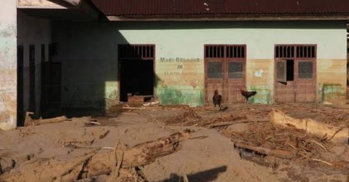 Ribuan Sekolah Rusak Akibat Bencana Banjir dan Longsor di Sumatra