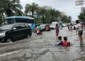 Ruas Jalanan di Jakarta dan Pemukiman Kembali Terendam Banjir